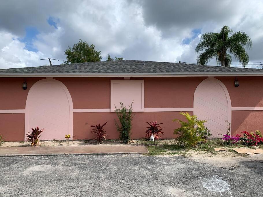 The Green Door Bungalow North North Naples Exterior foto